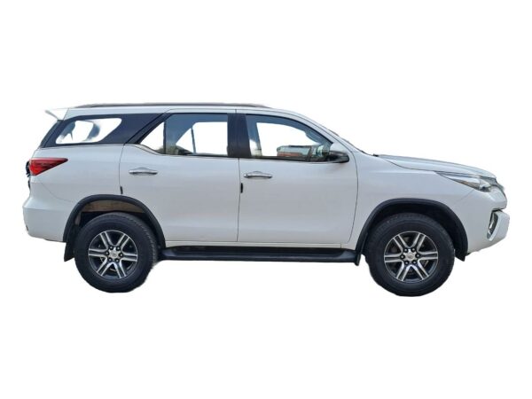 Toyota Fortuner - Image 2