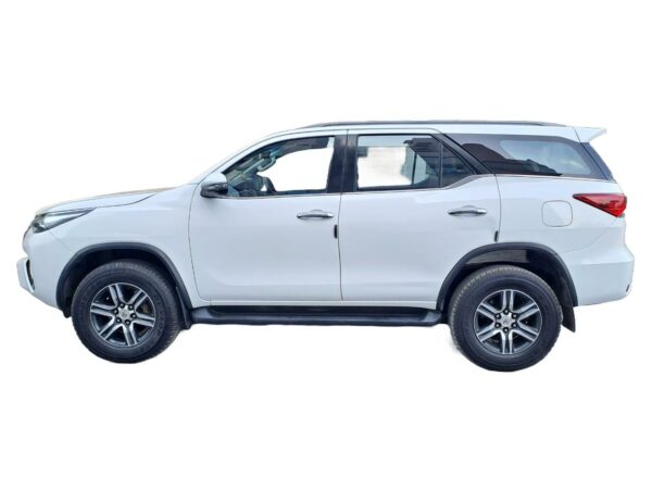 Toyota Fortuner - Image 3